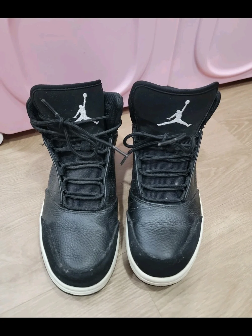 Black Men's Boat-Style Athletic Shoes with White Sole